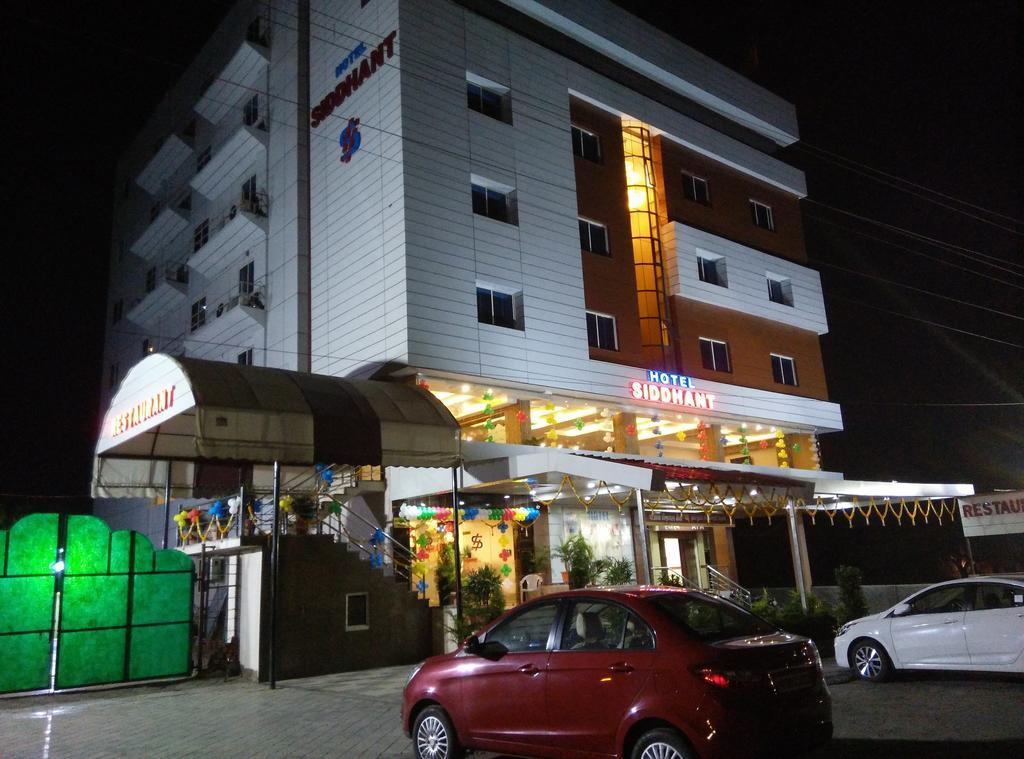 Hotel Siddhant Indore Exteriör bild